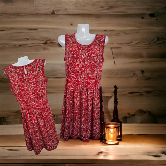 Max Studio!! Designer Red Floral Midi Dress!! 💖 A Just-Jen Fav!!💖 - Picture 5 of 14